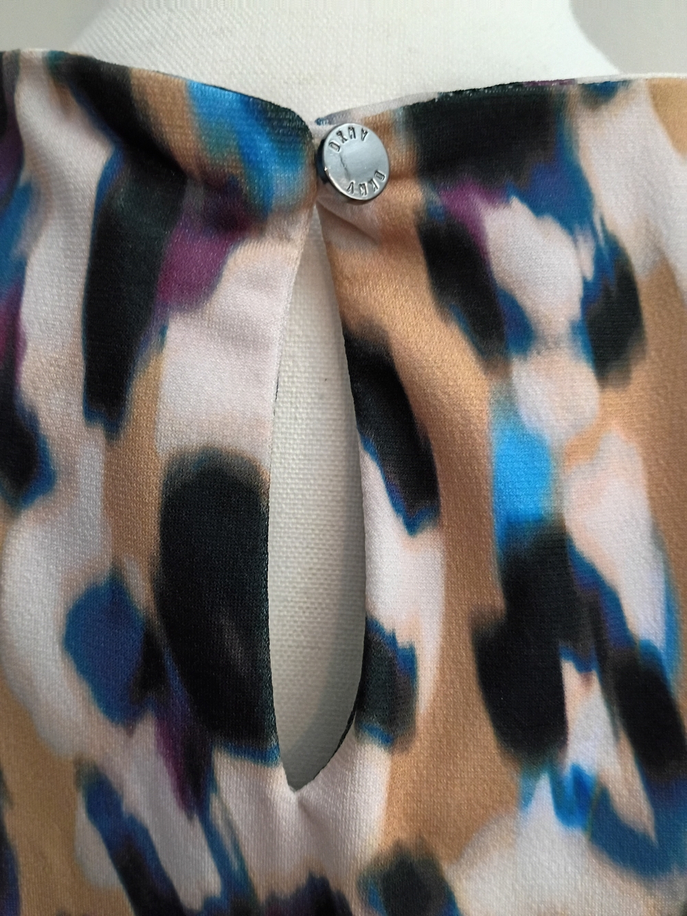 DKNYC Cream Leopard Print Sleeveless Shell with Blue and Purple Accents - Picture 4 of 6
